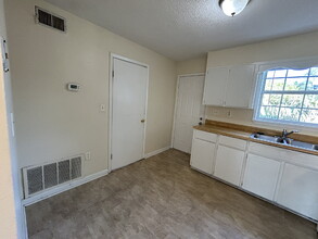 309 Pleasant St in Hinesville, GA - Building Photo - Building Photo