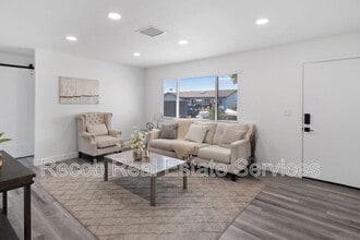 6634-6644 Rockglen Ave in San Diego, CA - Building Photo - Building Photo