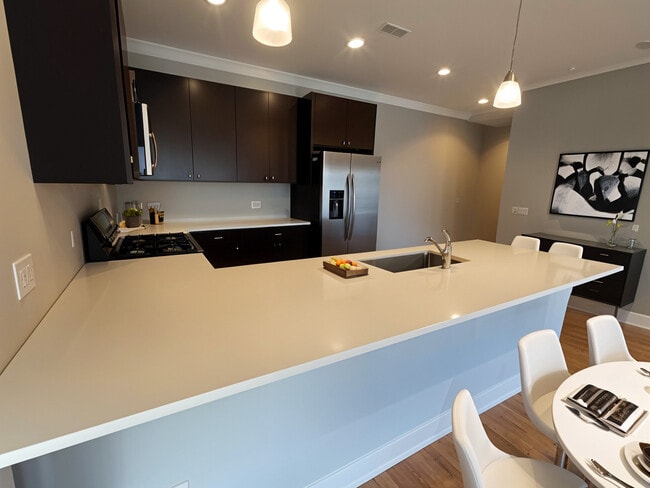 4812 W Montrose Ave in Chicago, IL - Building Photo - Building Photo