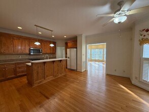 282 Walt Whitman Ave in Newport News, VA - Building Photo - Building Photo