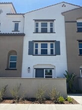 552 Via San Felipe Via in Camarillo, CA - Building Photo - Building Photo