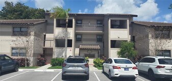9945 Nob Hill Pl in Sunrise, FL - Building Photo