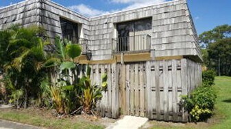 1620 Forest Lakes Cir in West Palm Beach, FL - Building Photo