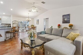 8089 SE 174th Belhaven Loop, Unit UNIT 28 in the Villages, FL - Building Photo - Building Photo