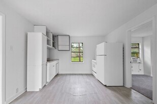 806 E Emily Ave in Wharton, TX - Building Photo