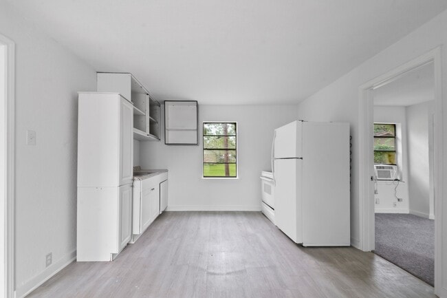 806 E Emily Ave in Wharton, TX - Building Photo - Building Photo