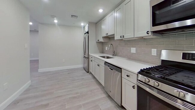 101 Porter St, Unit #1 in Boston, MA - Building Photo - Building Photo