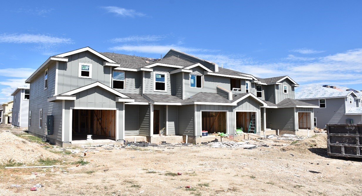 Ridgeview Heights in San Antonio, TX - Building Photo