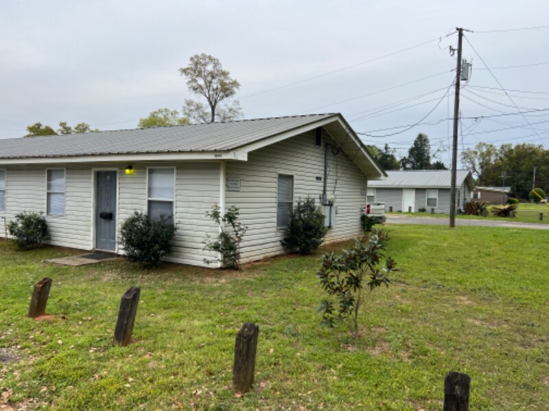 19474 Magnolia St, Unit A in Citronelle, AL - Building Photo