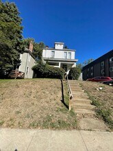 62 W Oakland Ave in Columbus, OH - Foto de edificio - Building Photo