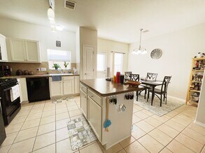 23614 Youpon Lake Ln in Spring, TX - Foto de edificio - Building Photo