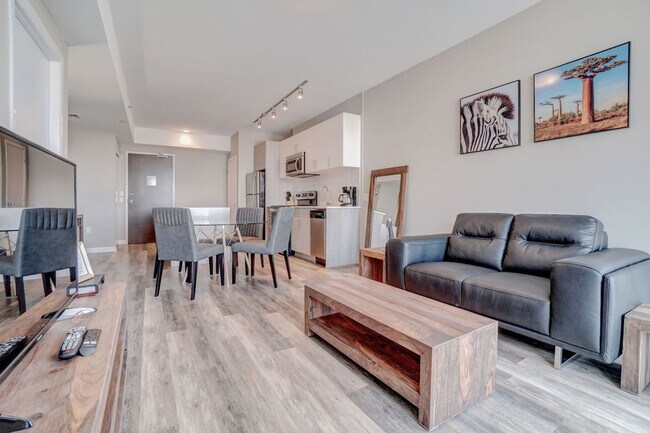 1140 Wellington St. W