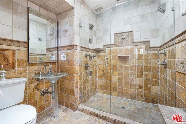 property at 960 N Tigertail Rd
