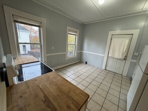 45-47-47 Prospect St in Claremont, NH - Building Photo - Building Photo