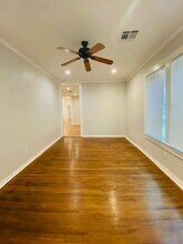 4729 Walker St in Houston, TX - Building Photo - Building Photo