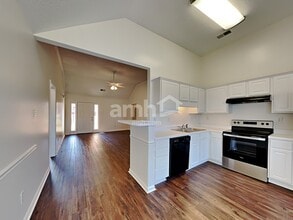 1374 Siskin Dr in Cordova, TN - Building Photo - Building Photo