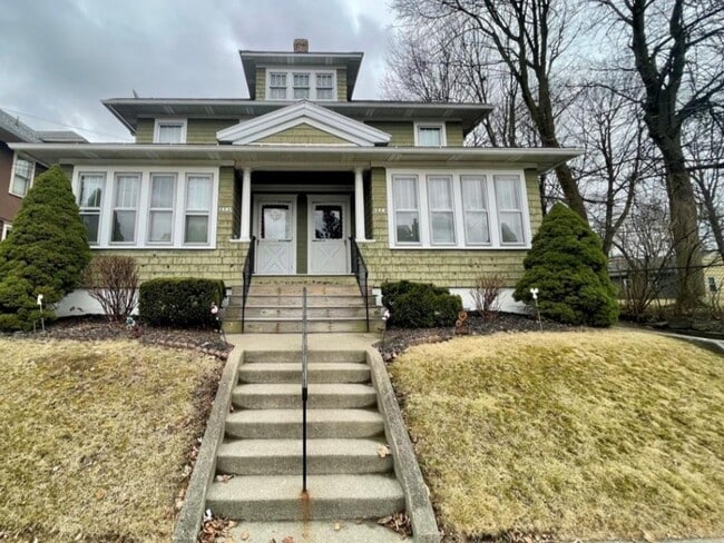 property at 140 1/2 Crestmont Rd