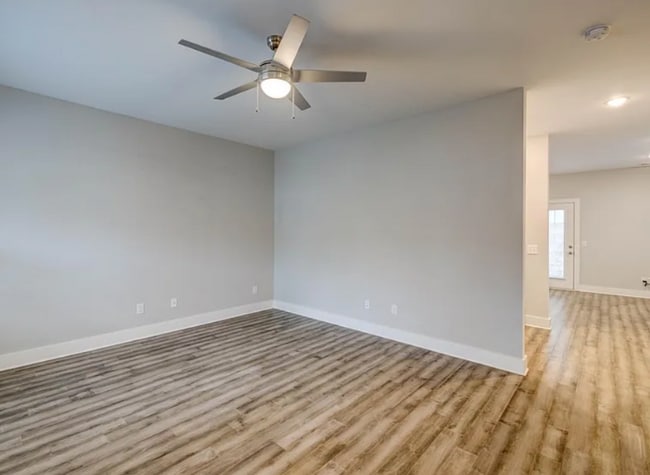 2129 Bayport Ave in Nashville, TN - Foto de edificio - Building Photo