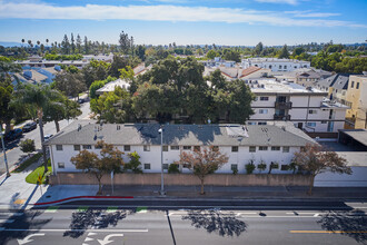 199 S Madison Ave in Pasadena, CA - Building Photo - Building Photo