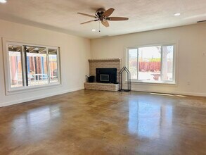 6585 Center St in Joshua Tree, CA - Building Photo - Building Photo