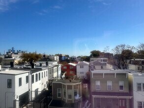 275 Webster Ave in Jersey City, NJ - Building Photo - Building Photo