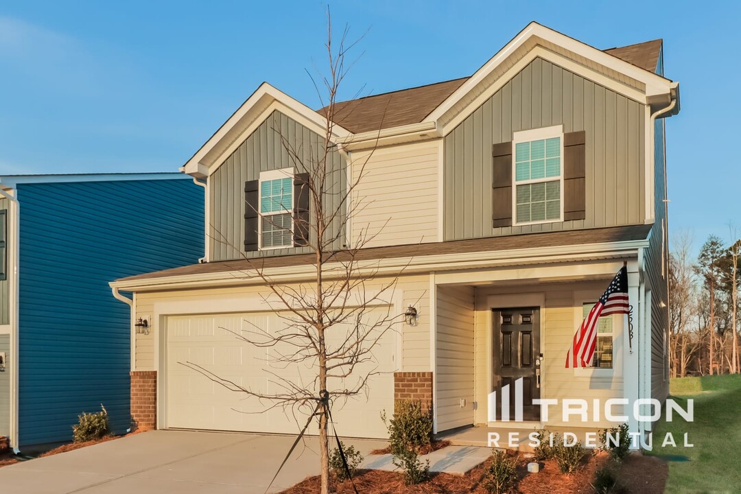 2503 Trollinger Dr in Catawba, NC - Building Photo