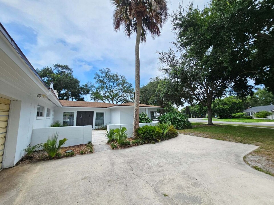 1707 Manor Dr in Cocoa, FL - Building Photo