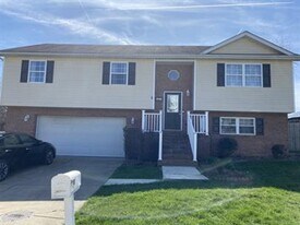 405 Lin Muir in Hurricane, WV - Building Photo