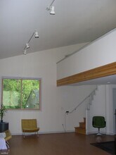 1556a Jones Dr in Ann Arbor, MI - Building Photo - Building Photo