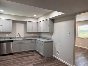 11015 I-30 Frontage Rd in Cumby, TX - Foto de edificio - Building Photo