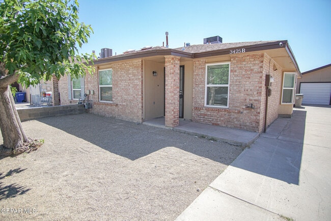3425 Risner Pl