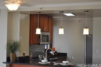 5070 Likini St in Honolulu, HI - Building Photo - Building Photo