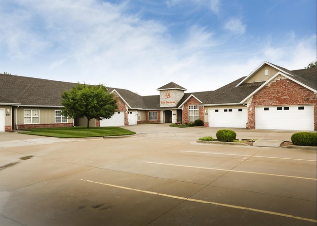 The Gardens Independent Living in Springfield, MO - Building Photo - Building Photo