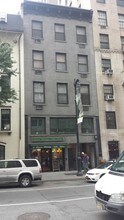 4 E 8th St in New York, NY - Building Photo - Building Photo