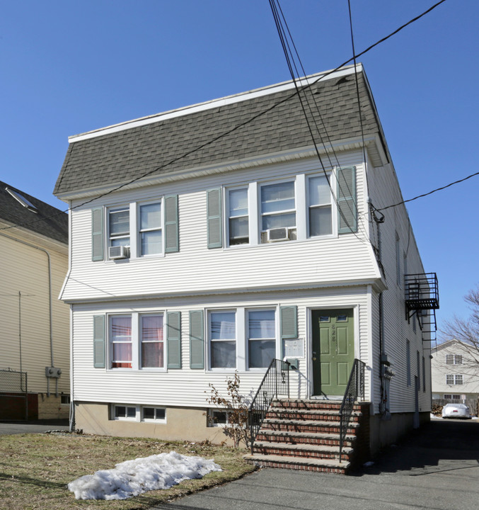 828 Spring St in Elizabeth, NJ - Building Photo