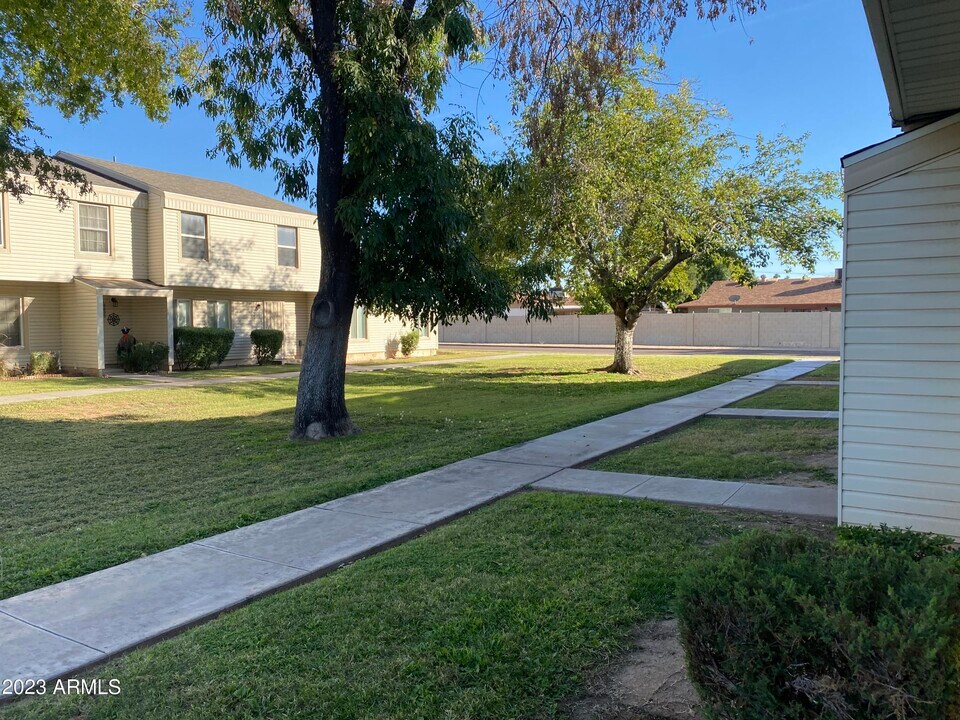 6617 S Granada Dr in Tempe, AZ - Building Photo