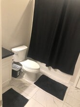 690 King St W in Kitchener, ON - Building Photo - Building Photo