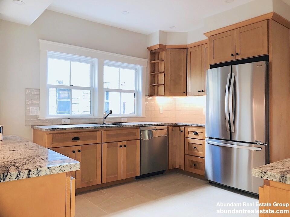19 Creighton St, Unit 2-Second FL FT in Cambridge, MA - Building Photo