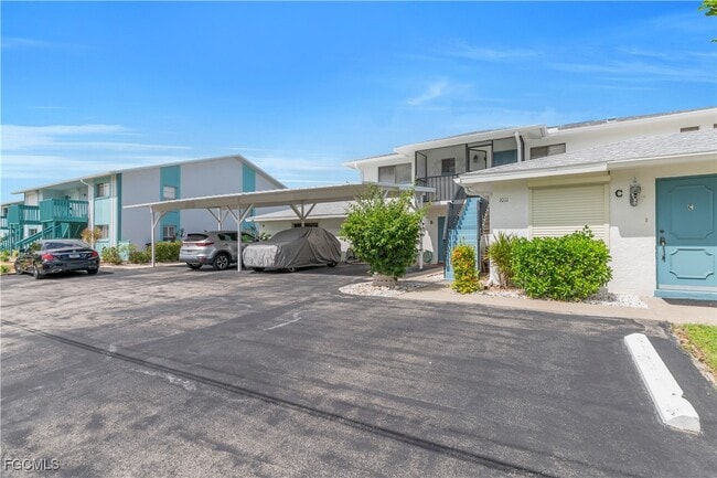 property at 1011 SE 40th St