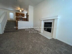 5904-5906 NE 42nd St in Kansas City, MO - Foto de edificio - Building Photo
