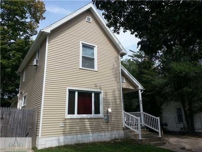 property at 418 W Lapeer St