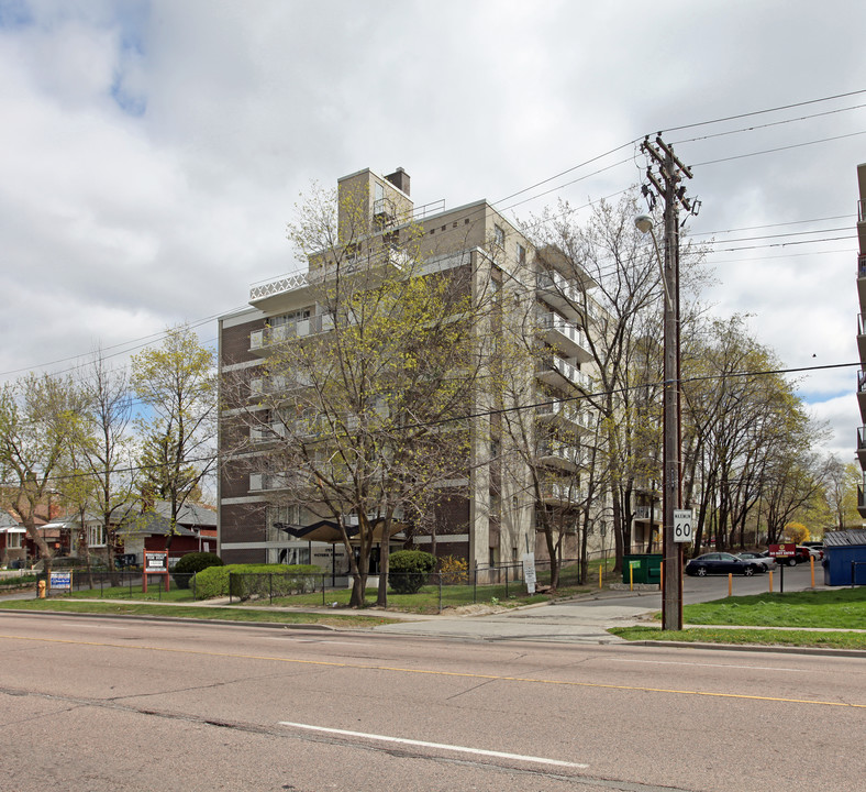 Victoria Towers in Toronto, ON - Building Photo