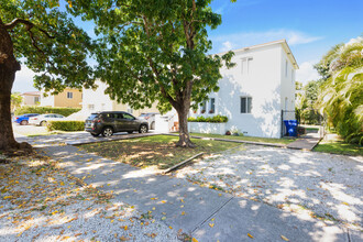 3731 SW 26th Ter in Miami, FL - Building Photo - Building Photo