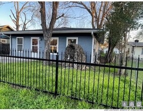 230 E Hafer Ave in San Antonio, TX - Building Photo - Building Photo