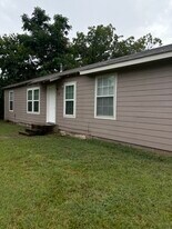 102 Hilltop Dr in Waxahachie, TX - Building Photo