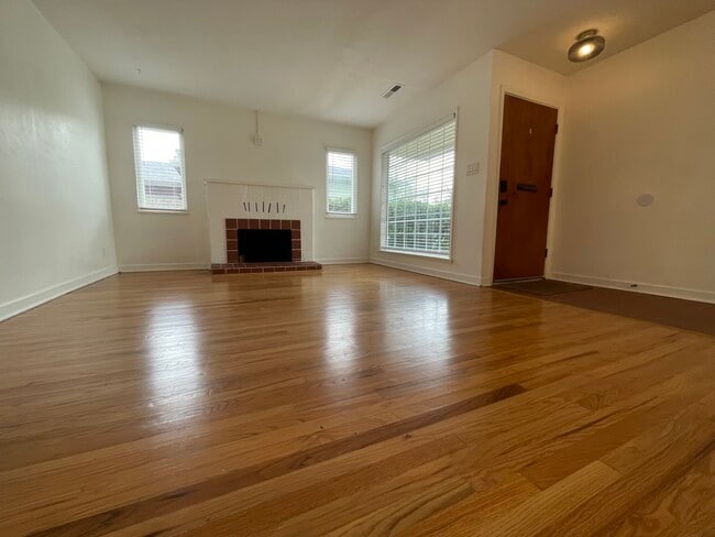 property at 1030 Lincoln St