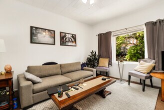 745 N Throop St, Unit #1 in Chicago, IL - Building Photo - Building Photo