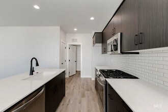 4256 E Kalinga St in Meridian, ID - Foto de edificio - Building Photo