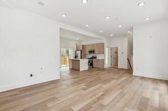 136-40 E Cumberland St-Unit -Unit 1 in Philadelphia, PA - Building Photo - Building Photo