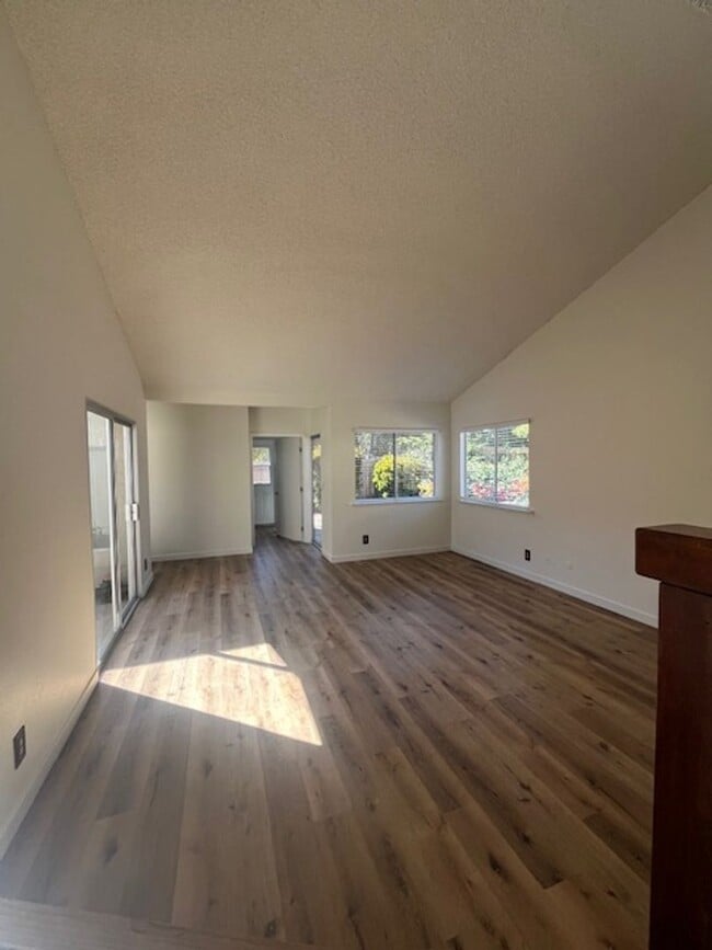 1728 Royal Ct in San Luis Obispo, CA - Building Photo - Building Photo